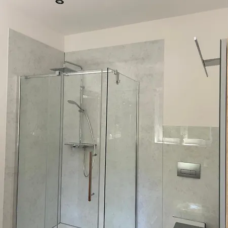 Artemis Zimmervermietung 4 *